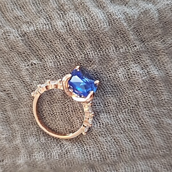 Sapphire rose gold ring - Picture 4 of 5